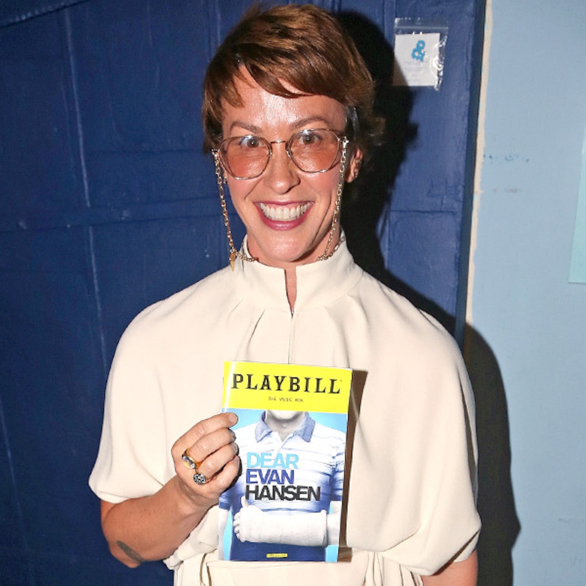 Alanis Morissette Is Almost Unrecognizable With Her New Short Hair